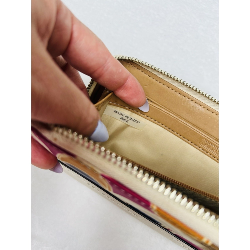 Coach Womens Signature Satin Multicolor RARE Zip‎ Wallet Holds 16 Credit Cards - Picture 8 of 13